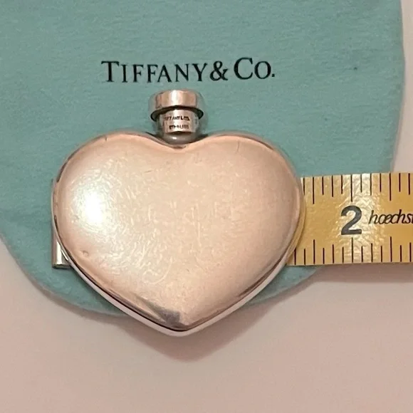 ❌SOLD❌ Tiffany & Co Heart Shaped Sterling Silver Perfume Flask VINTAGE / Antique - Picture 8 of 10